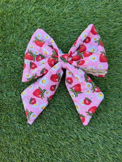 Sailor Bow -  Strawberries on Pink with Dasies